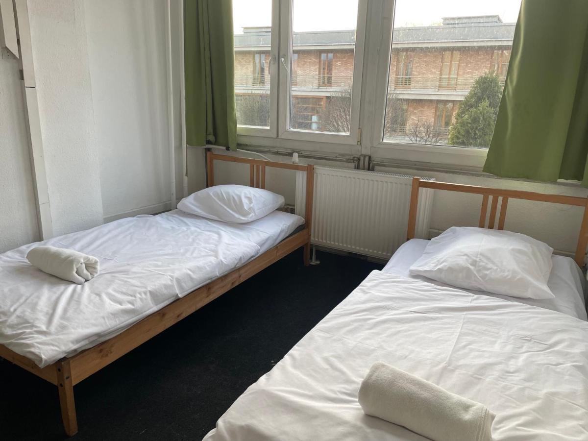 The College Group Hostel Budapest Esterno foto