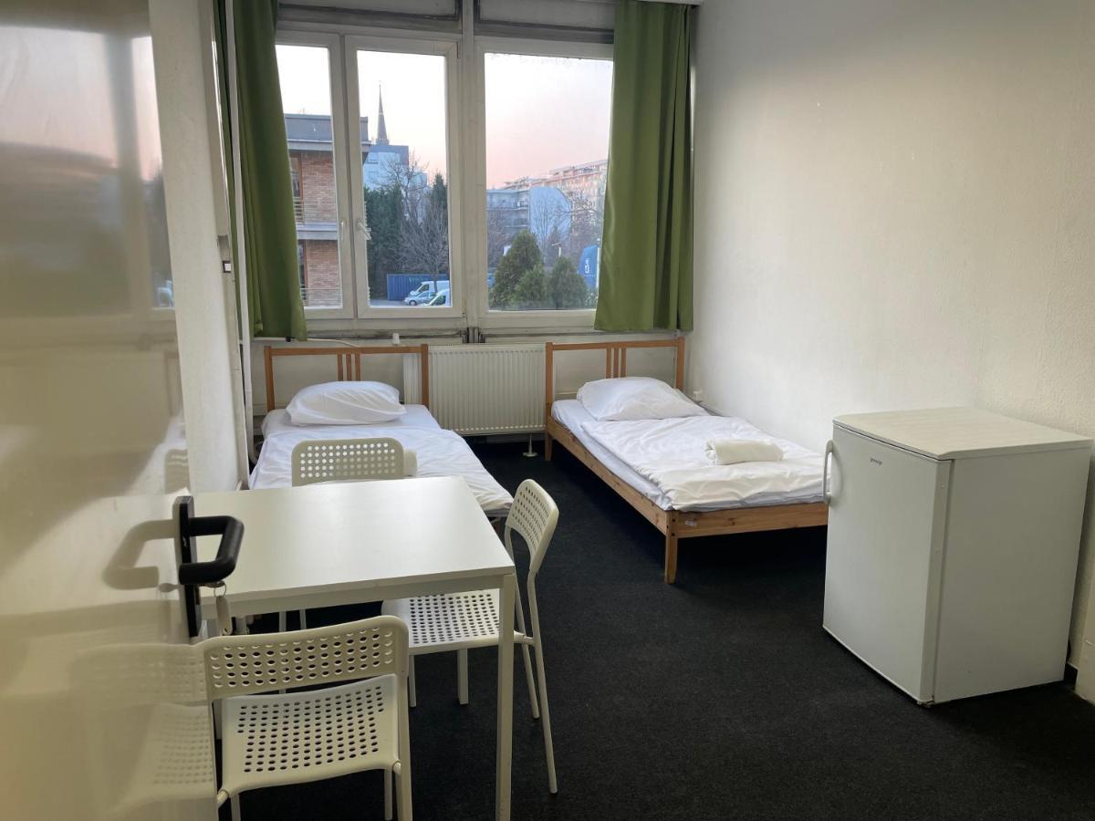 The College Group Hostel Budapest Esterno foto