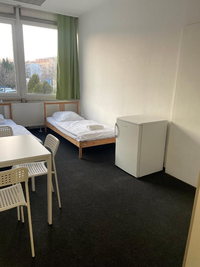 The College Group Hostel Budapest Esterno foto