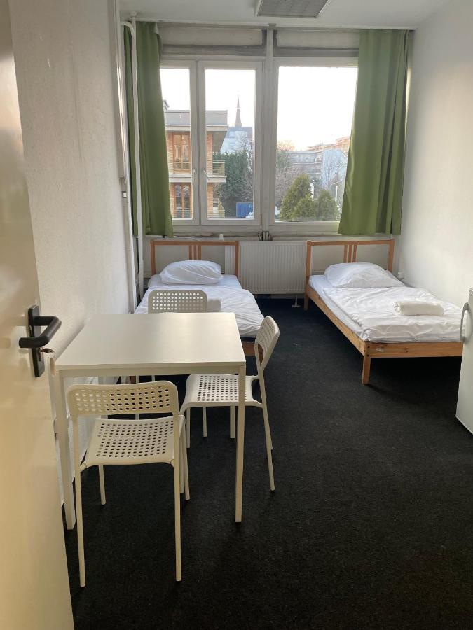 The College Group Hostel Budapest Esterno foto